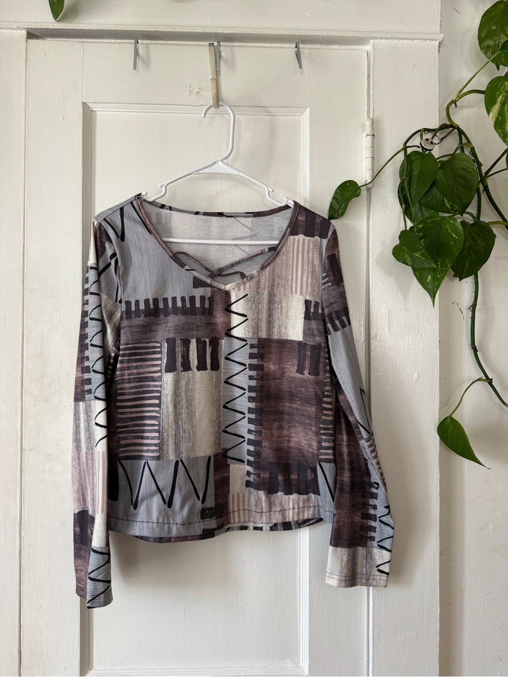 Abstract Patchwork Long-Sleeve Women's Top - Grey Taupe